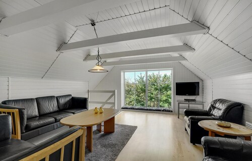 Schönes Haus in Vestervig mit Innenpool