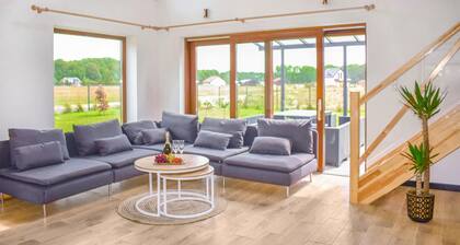Awesome home in Nowe Warpno with WiFi
