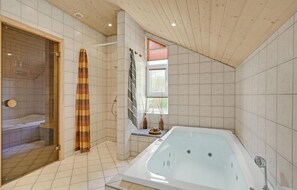 Shower - 4 bedroom beautiful home in Oksbøl (Oksbøl)