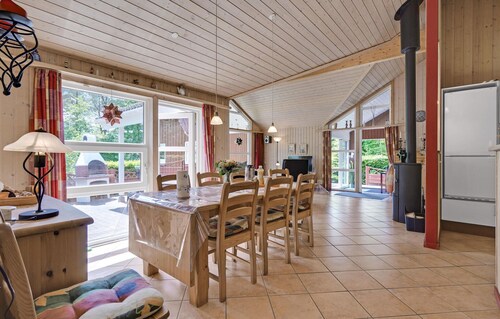 4 bedroom beautiful home in Oksbøl