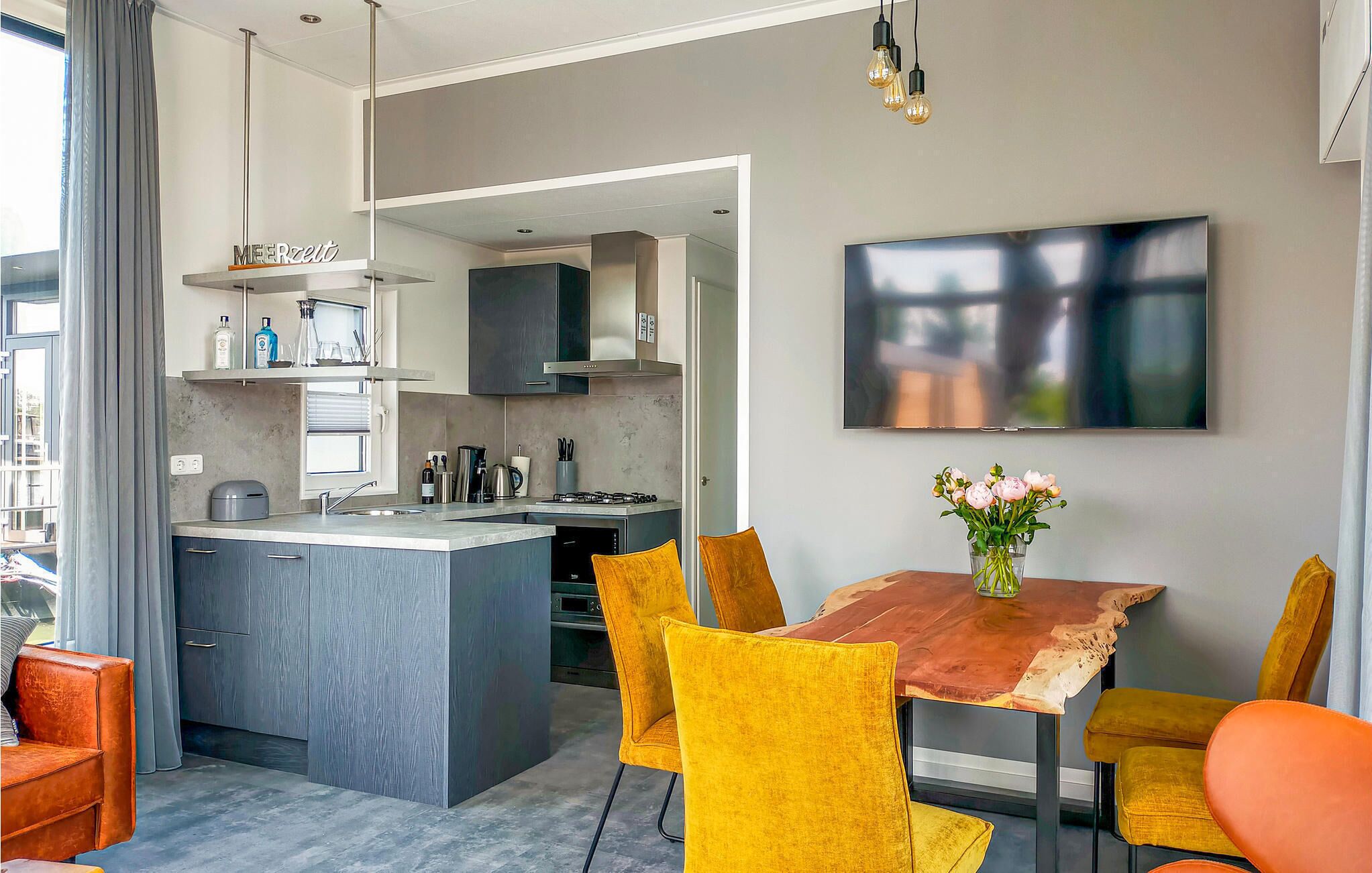 Fridge, stovetop, dishwasher, coffee/tea maker