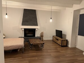 1 bedroom, soundproofing, WiFi