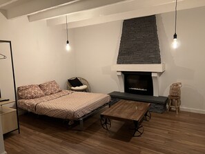 1 bedroom, soundproofing, WiFi