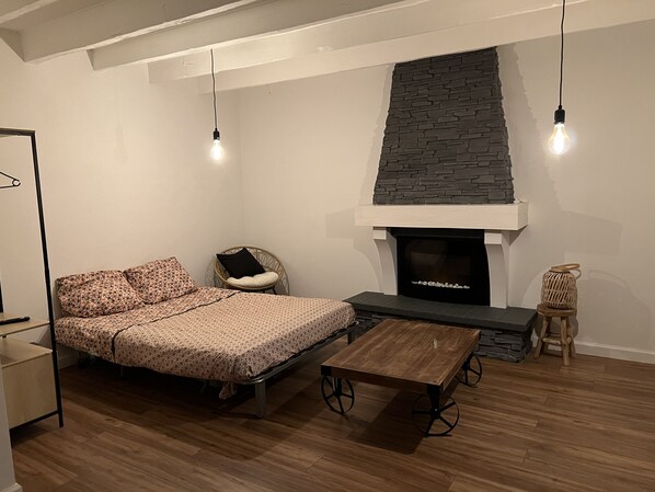 1 bedroom, soundproofing, WiFi