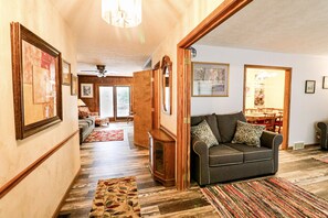 テレビ、卓球台