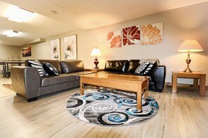 テレビ、卓球台