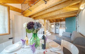 Interior - 1 bedroom nice home in Avegno (Avegno)