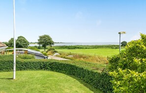 Property grounds - Beautiful home in Haderslev with WiFi (Haderslev)