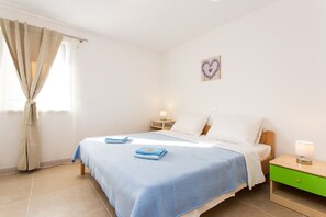 1 quarto, escrivaninha, Wi-Fi de cortesia, roupa de cama