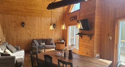 Waterfront Family Cottage!