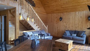 Interior - Waterfront Family Cottage! (Notre-Dame-de-Pontmain)