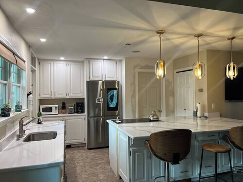 Stylish & Newly Renovated Home – Prime Location!