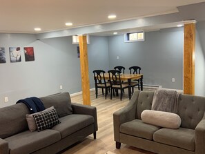 Smart TV, computer monitors