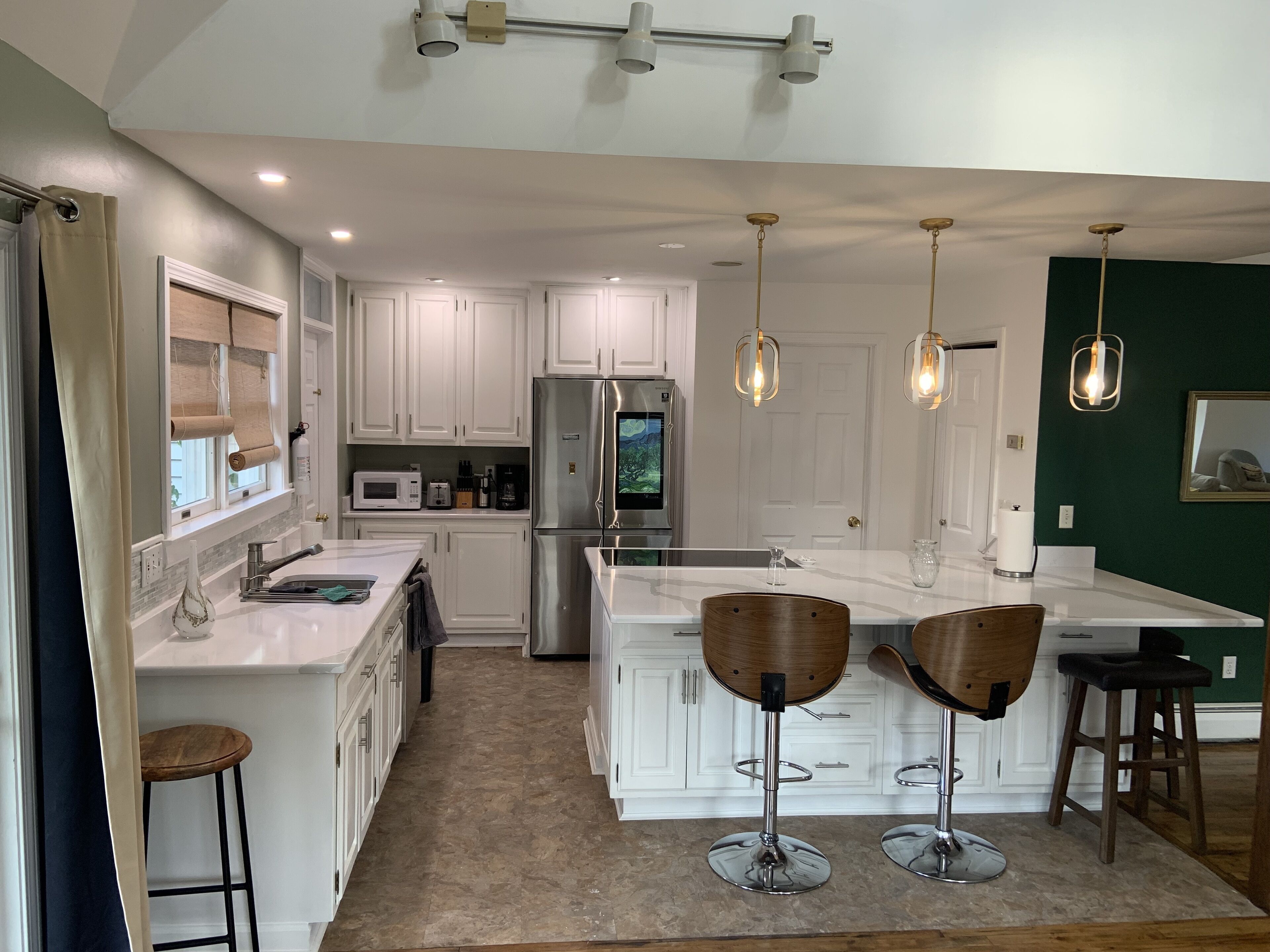 Newly Renovated Modern House, suited for long term