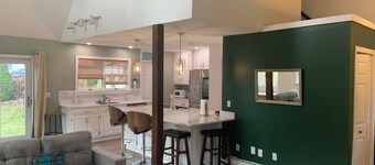 Stylish & Newly Renovated Home – Prime Location!