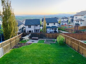 Property grounds - Modern and spacious family home close to Calgary and the mountains. (Cochrane)