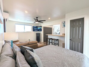 1 bedroom, free WiFi - "Casa Blanca" Spa & Tranquility for 2 💕 (Lake Havasu City)