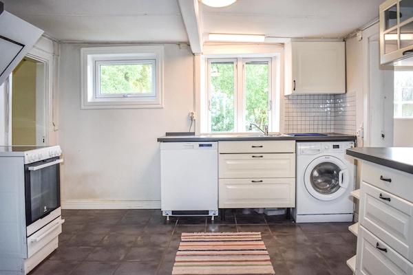 Fridge, stovetop, dishwasher, coffee/tea maker