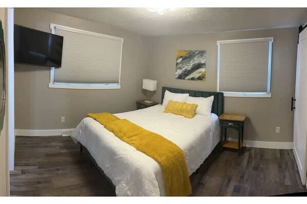 3 habitaciones, escritorio, tabla de planchar con plancha y wifi gratis 