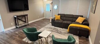 Cozy Home .5 miles from Lambeau Field