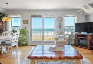 Smart TV, fireplace, books