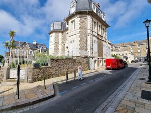 Exterior - Nice apartment for 2 guests with WIFI, TV and pets allowed (Dinard)