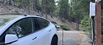 Modern-Chic Cabin Experience! 11mi to Lassen, EV.