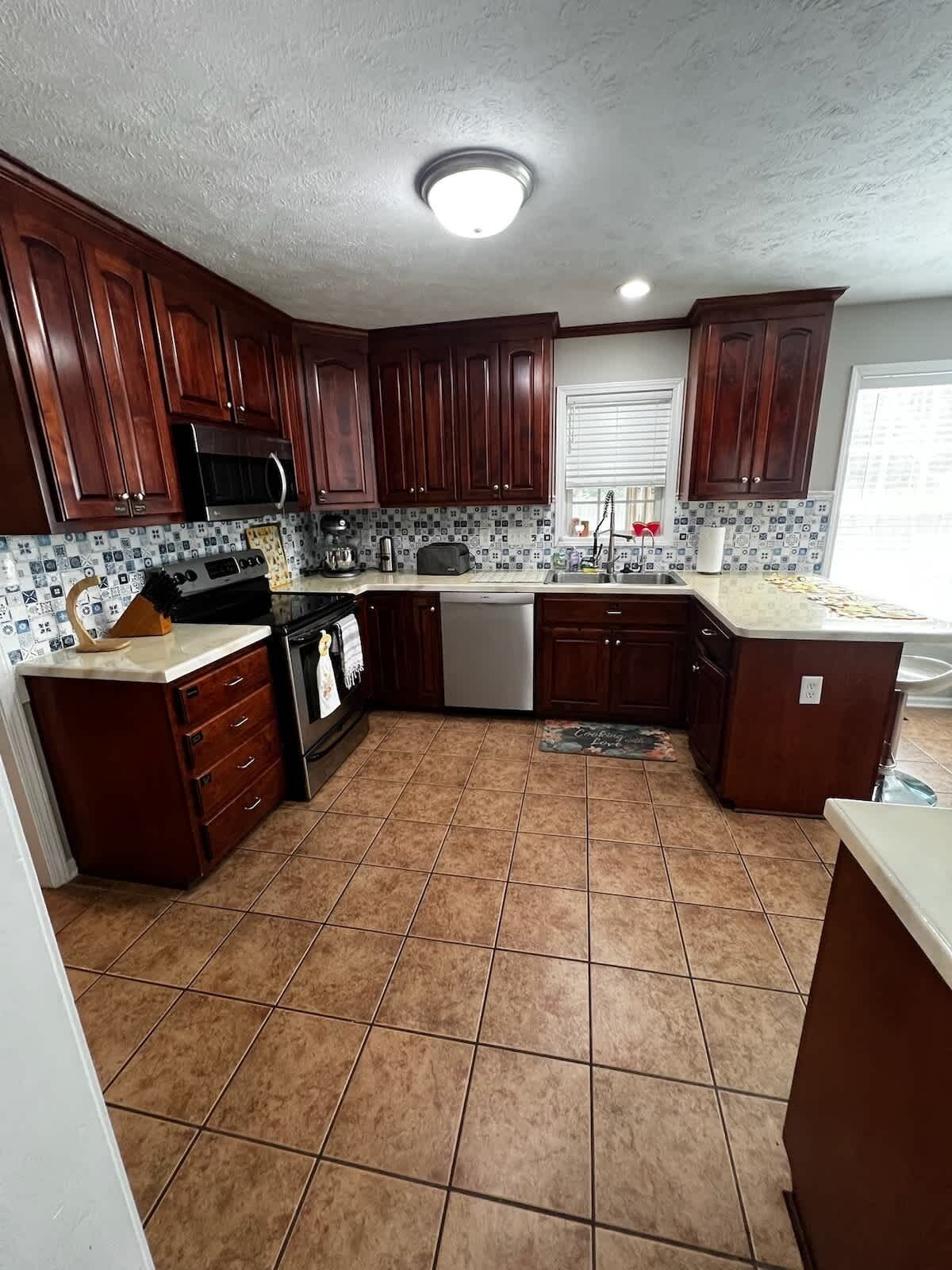 冰箱、微波炉、烤箱、炉灶