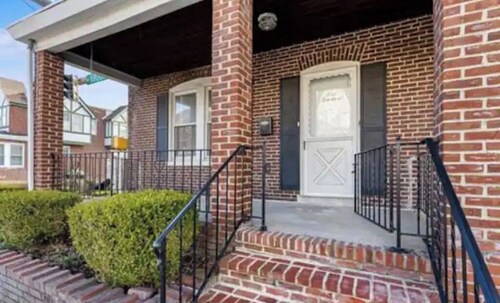 Wilmington Comfort 4 Min to Riverfront fenced yard