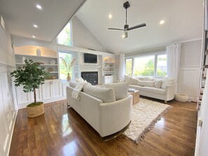 Smart TV, fireplace, table football