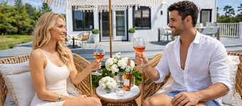 5BR, Luxury Home, Pool, Large Yard , Close to Beach & Town