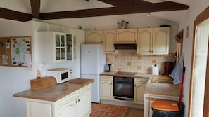 Micro-ondas, fogão, cooktop, lava-louças