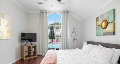Flamingo Pool Oasis 45 min WC Stadium Sleeps 12
