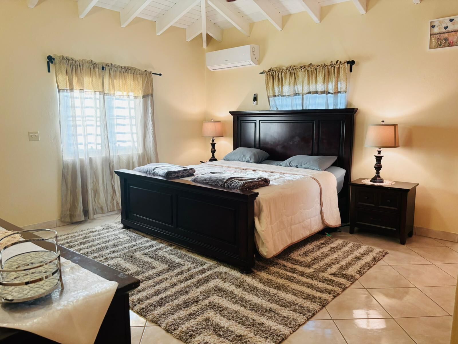 3 bedrooms, iron/ironing board, free WiFi, bed sheets