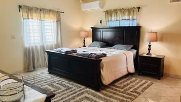 3 bedrooms, iron/ironing board, free WiFi, bed sheets