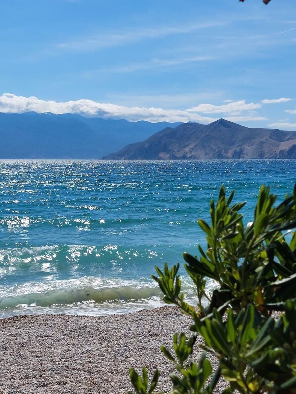 On the beach - 50 metres to the pebble beach (Baska)