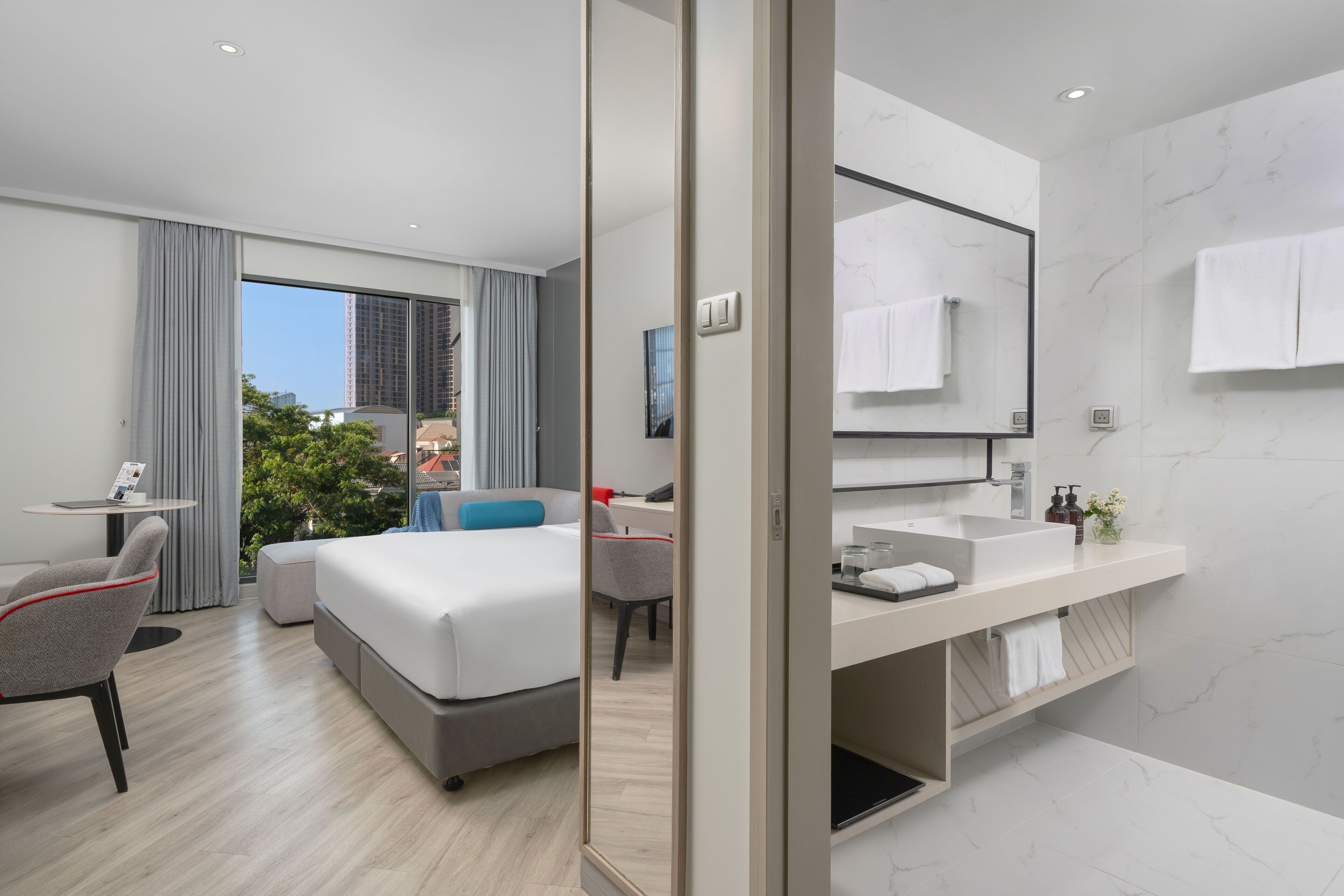 Photo - Oakwood Studios Sukhumvit Bangkok
