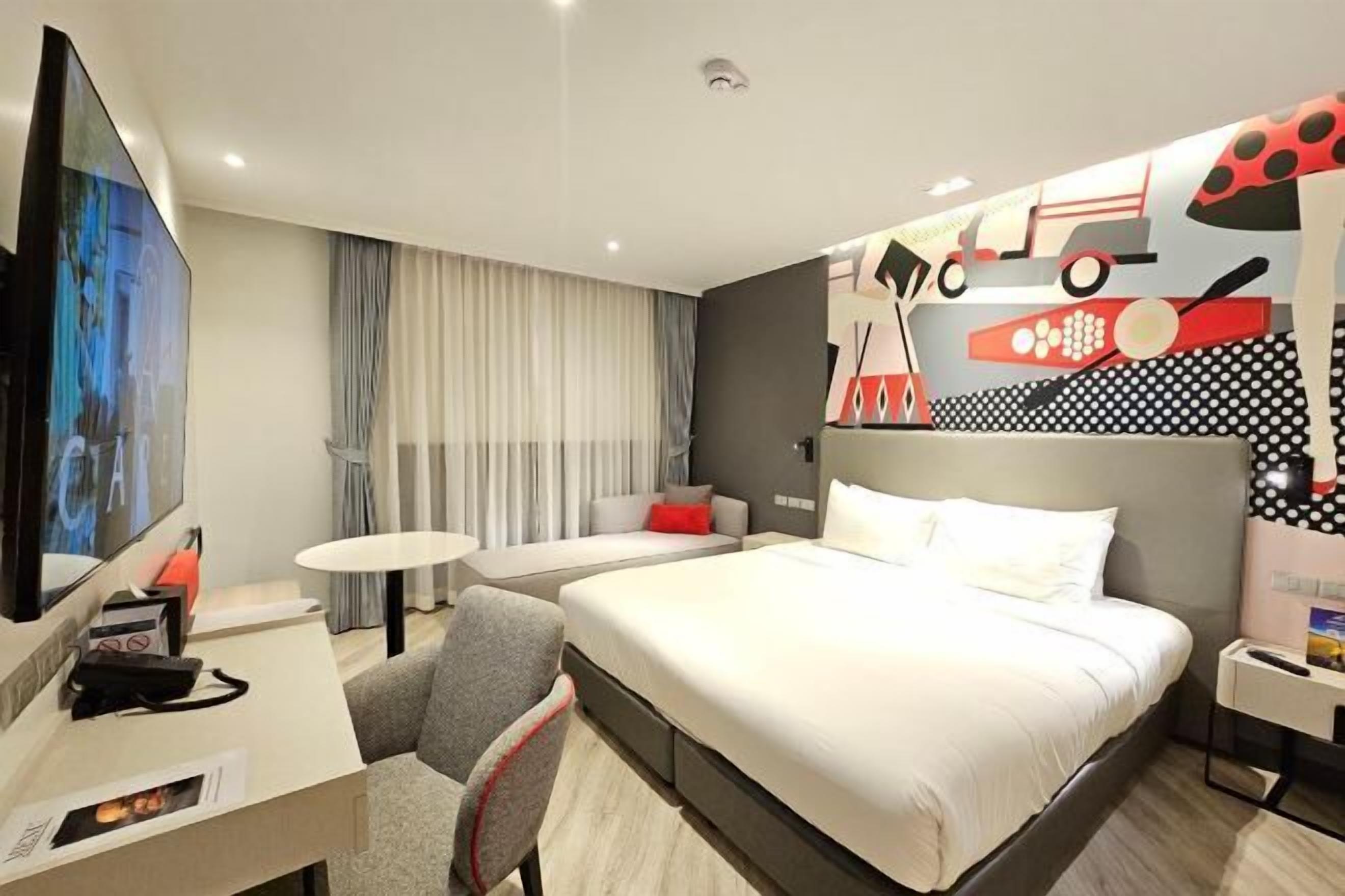 Minibar, in-room safe, desk, laptop workspace