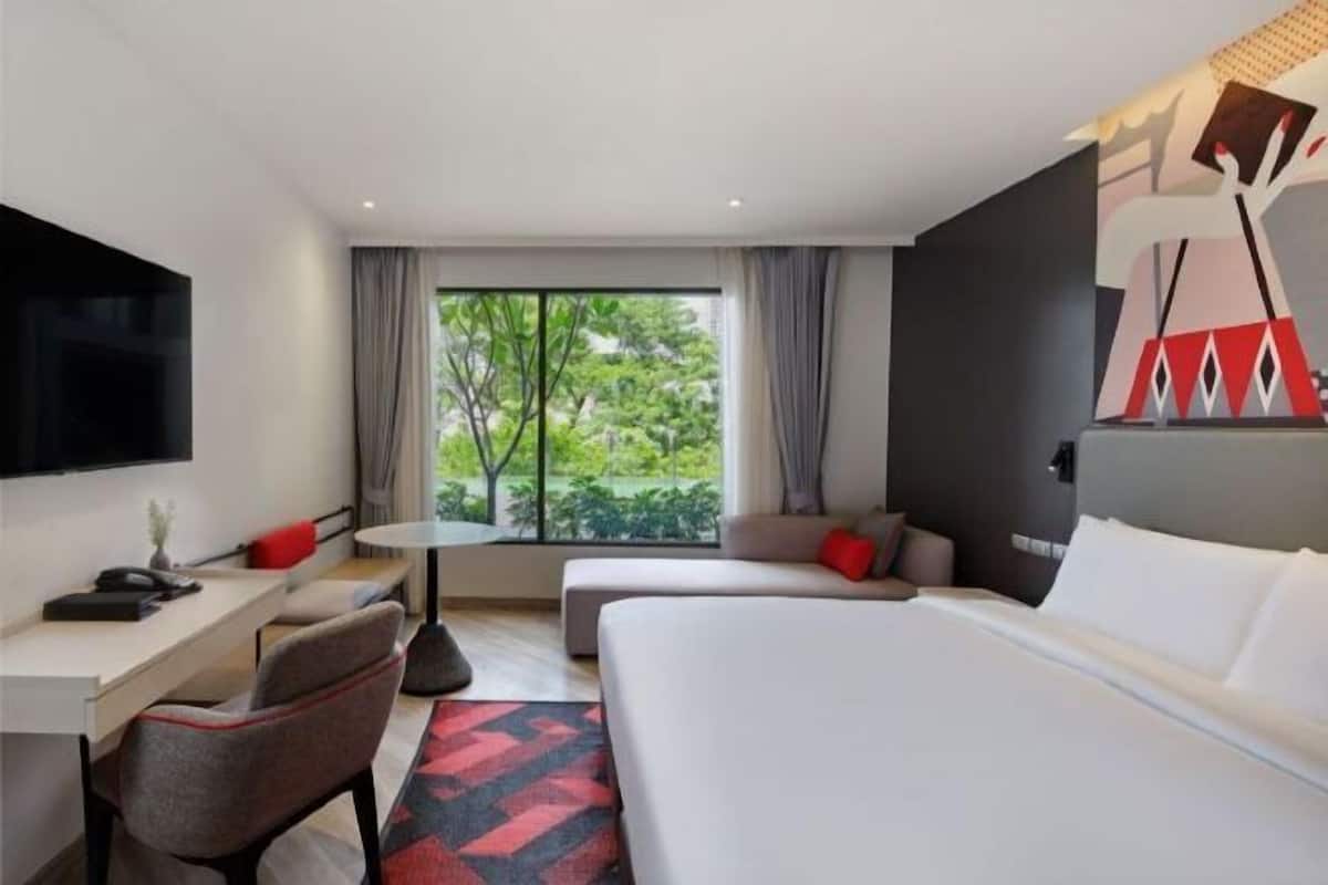 1 bedroom, minibar, in-room safe, desk