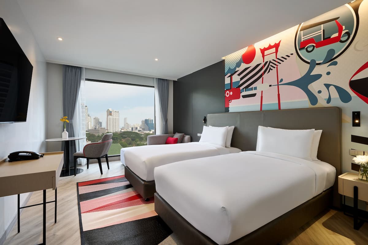 Superior Room Twin | Minibar, una cassaforte in camera, una scrivania, postazione laptop