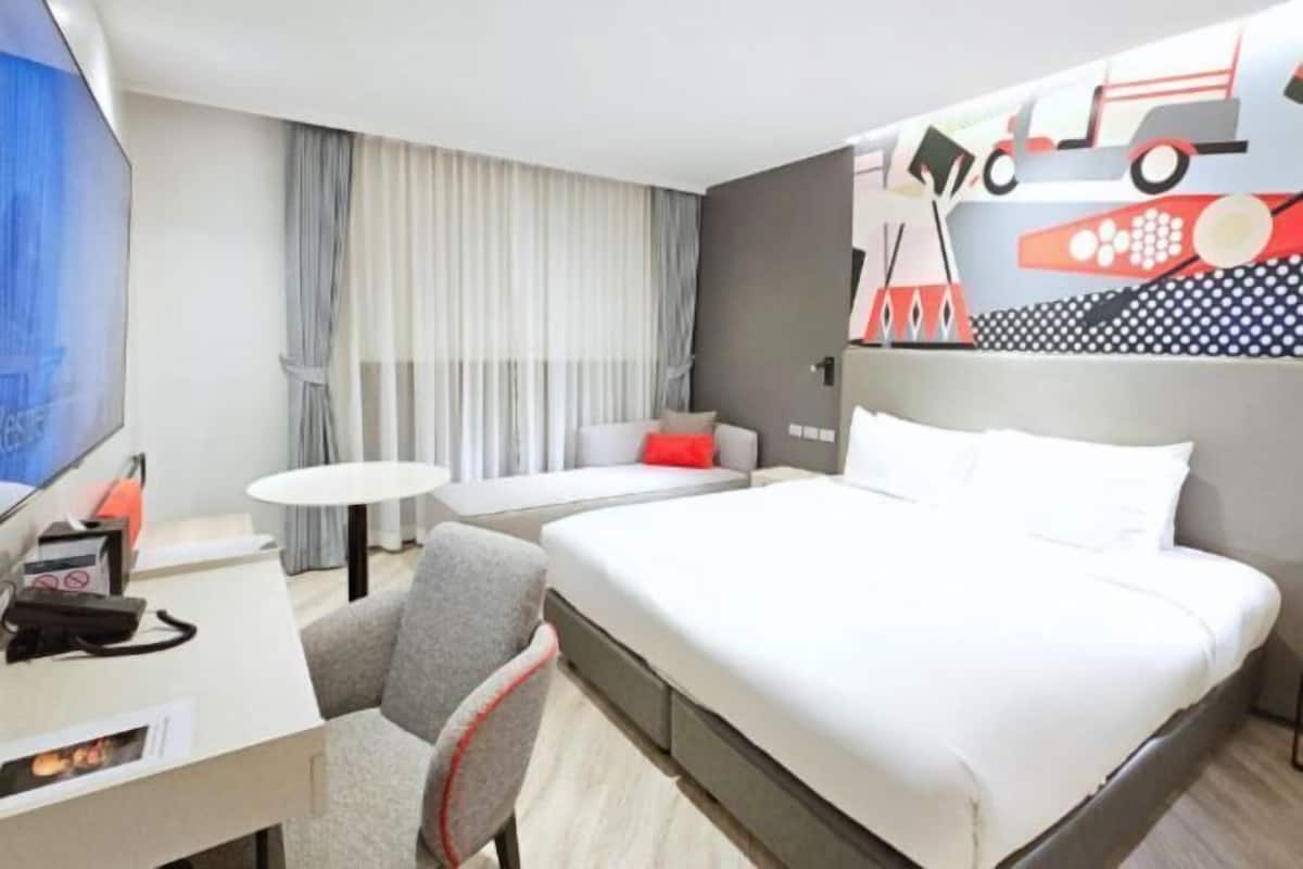 1 bedroom, minibar, in-room safe, desk
