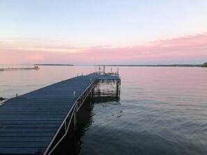 Beach nearby, sun loungers, beach towels