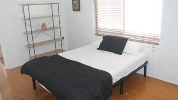 4 Schlafzimmer, Bügeleisen/Bügelbrett, kostenloses WLAN, Bettwäsche