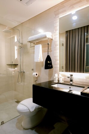 Shower kamar mandi