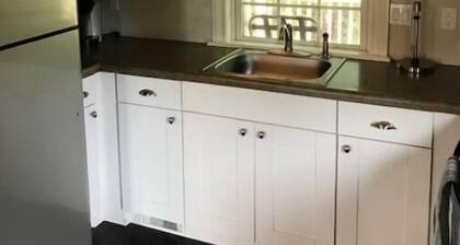 Garage Cottage Apartment with Horse Pasture