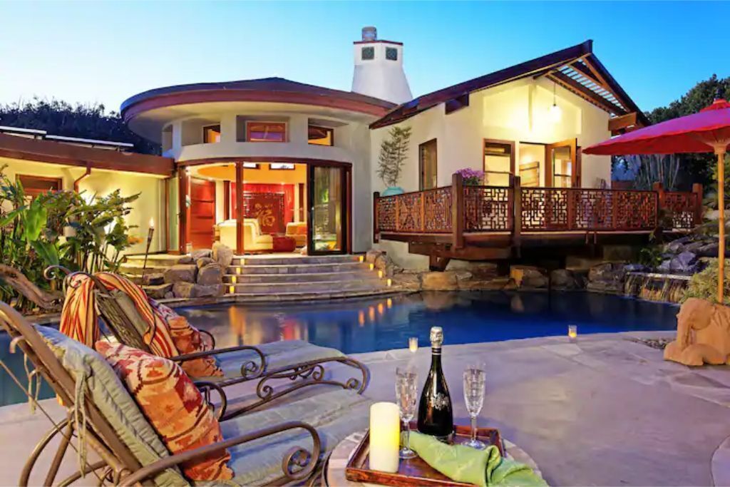 LUXURY VILLA RETREAT w//ROOF DECK, POOL, SPA, SEATED FIRE-PIT, PANORAMIC VIEWS