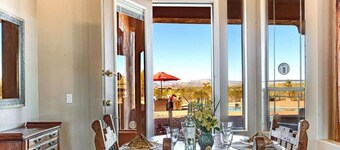 Stargazers Private Paradise with Pool and Hot Tub!