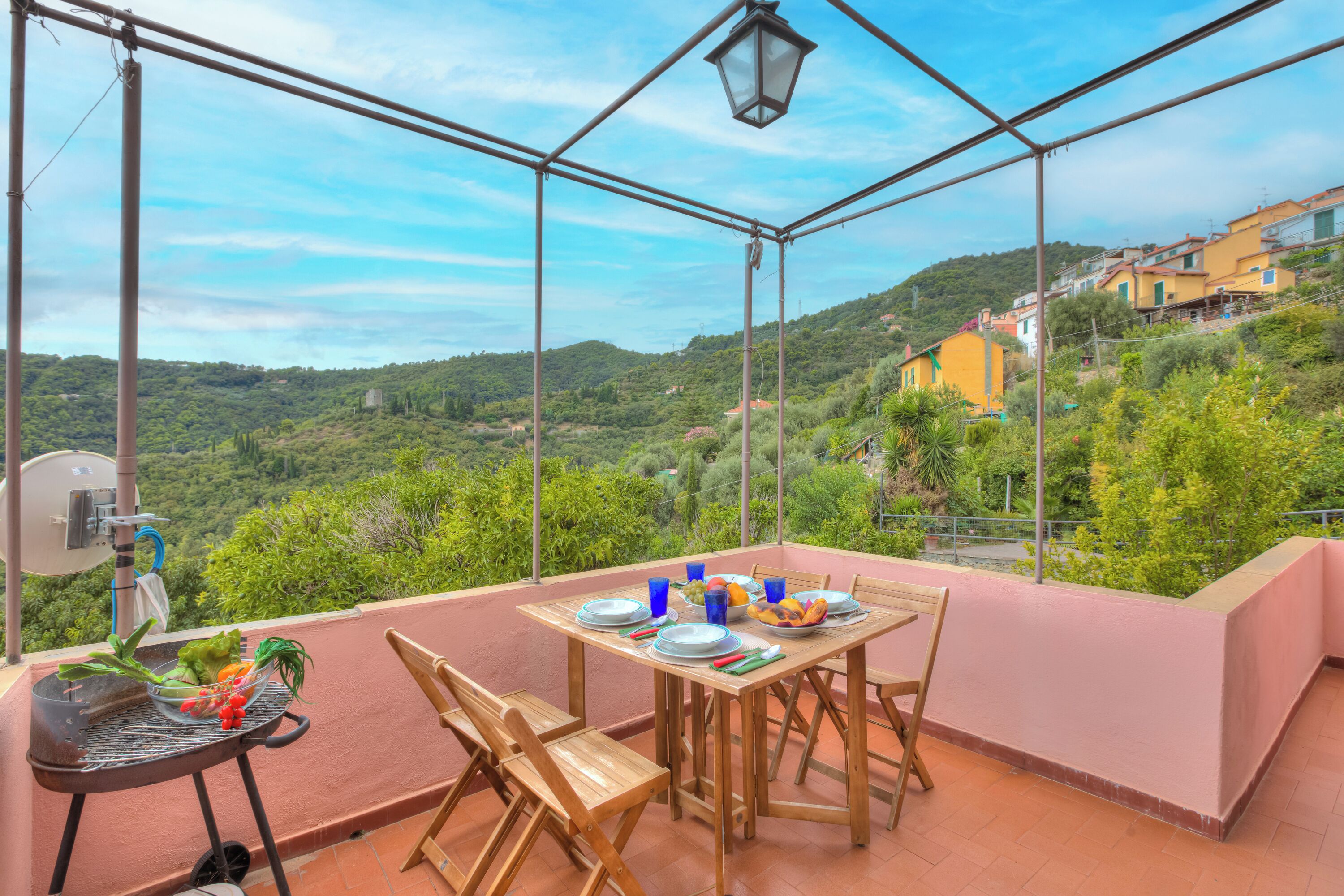 Family Apartment, Multiple Bedrooms (Ca Di Mamma Hillside) | Outdoor dining