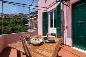 Family Apartment, Multiple Bedrooms (Ca Di Mamma Hillside) | Outdoor dining - Ca Di Mamma Hillside (Alassio)