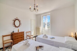 Family Apartment, Multiple Bedrooms (Ca Di Mamma Hillside)